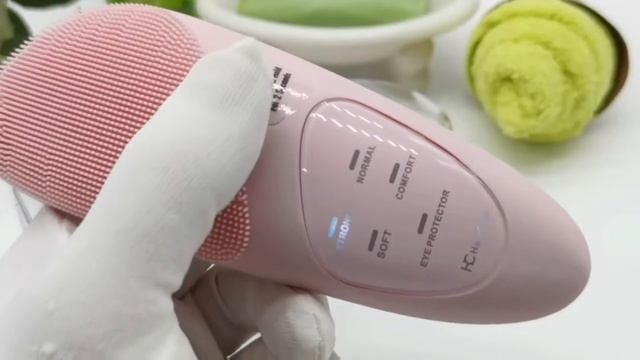 Силиконовая щетка для очищения и массажа лица 5 в 1 с режимом нагрева Бренд: HailiCare смотреть онлайн