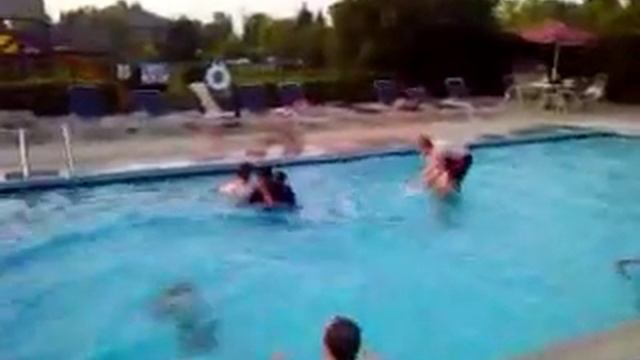 Who git kicked in the nose смотреть онлайн