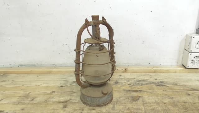 Barn Find Oil Lamp