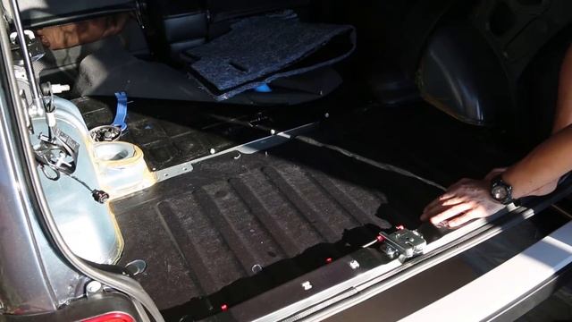 Разборка салона Lada 4x4 - ДИЧЬ АвтоВАЗа смотреть онлайн