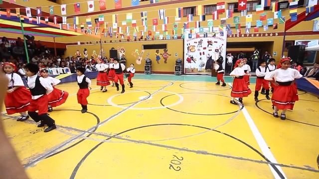 Kozachok - Peruvian Students. Russian Dance смотреть онлайн
