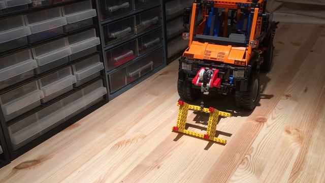 Lego Technic Mercedes-Benz Unimog U 400 (8110) Functions смотреть онлайн