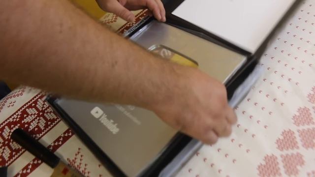 Серебряная кнопка YouTube