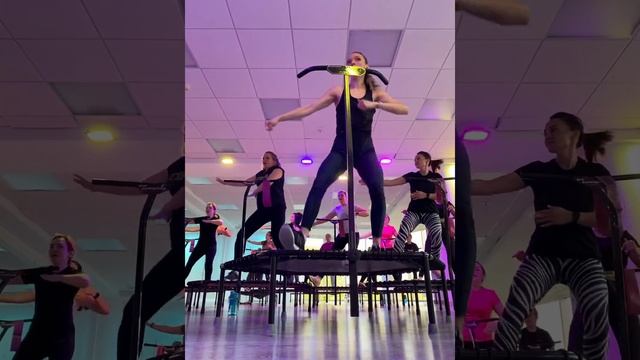 Jumping fitness разминка (Кабанова Анна хореография inst: larisa_vadimovna_ skyjumpingfitnessuray ) смотреть онлайн