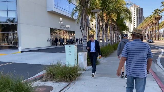 Америка.Сан Диего. Seaport Village In San Diego.