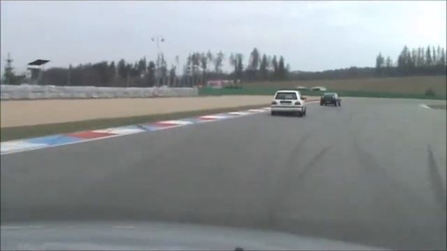 Nissan Sunny GTI overtaking Nissan Primera @ Brno Masaryk Circuit смотреть онлайн