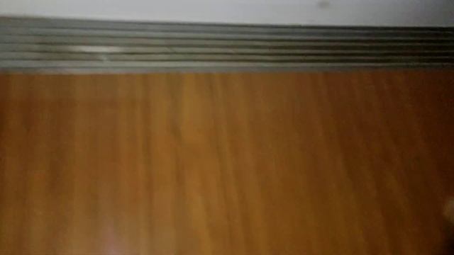 ЧУТЬ НЕ ЗАСТРЯЛИ В ЛИФТЕ .