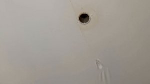 Ремонт порыва натяжного потолка по центру помещения  Что можно сделать и как это будет выглядеть