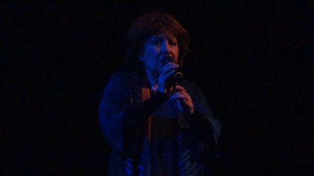 Елена Камбурова "Ходят кони" Владимир Дашкевич и Юлиан Ким смотреть онлайн
