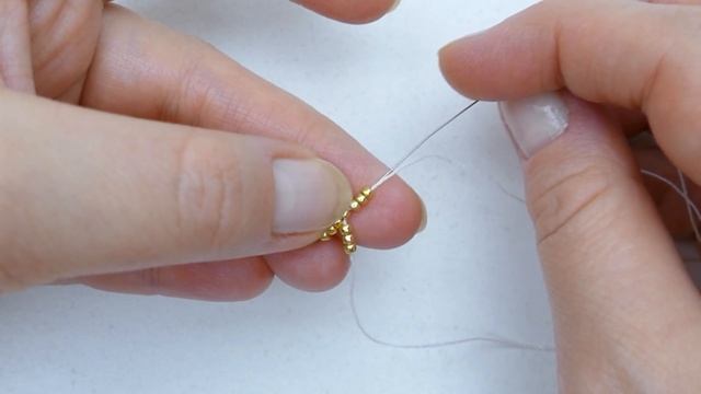 DIY Bracelet Super Easy Pattern, pulsera, браслет из бисера и бусин смотреть онлайн