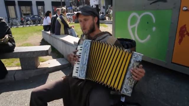 Scott Dunbar One Man Band Singing Tin Foil Hat смотреть онлайн