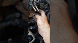 как снять топливный насос высокого давления(тнвд)  митсубиши каризма 1.8 GDI своими силами часть 2