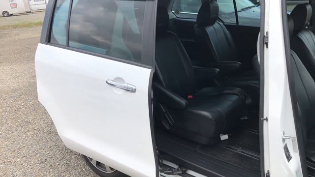 2006 Mazda MPV 23T смотреть онлайн