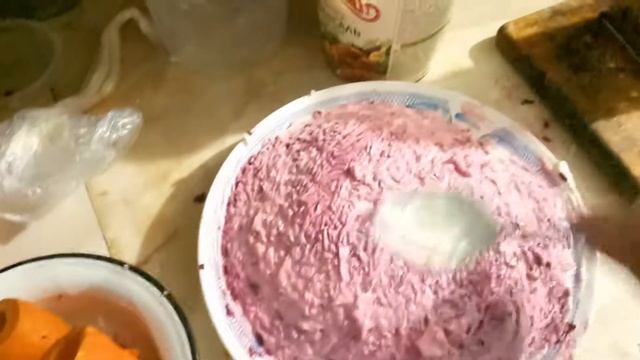 Розовый майонез