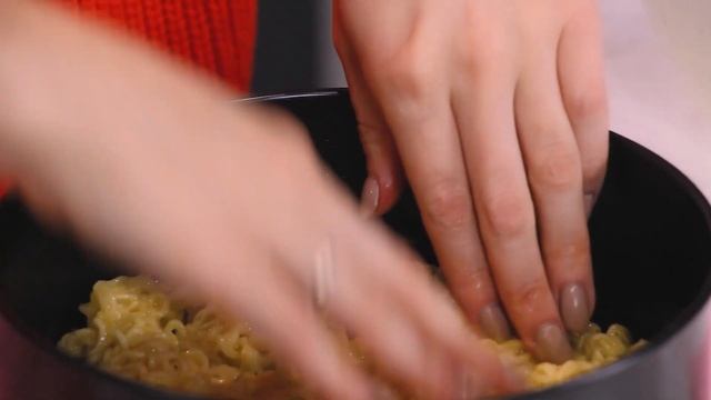24 часа ТОЛЬКО ДОШИРАК, РОЛТОН, МИВИНА! Челлендж на выживание! ? Afinka смотреть онлайн