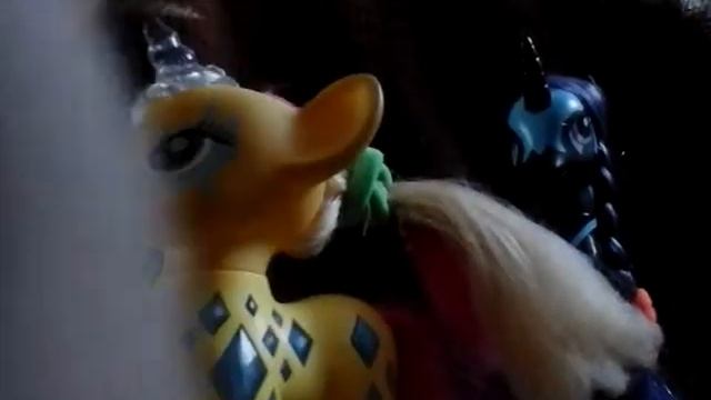 Как сделать 2 причёски для пони смотреть онлайн