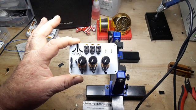 Simple Synth on A PCB - Atari Punk Console смотреть онлайн