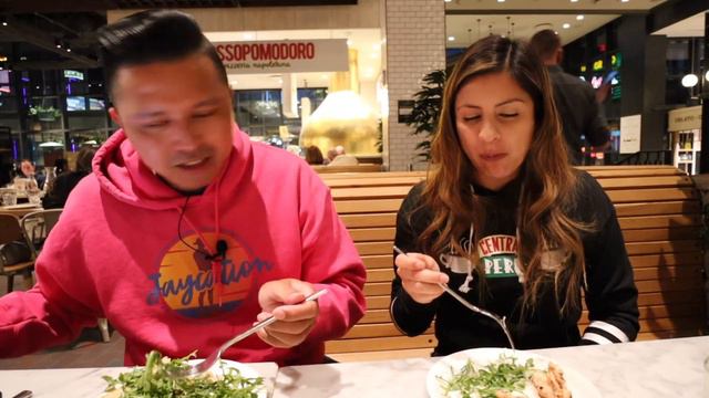 Trying Classic ITALIAN Food in EATALY LAS VEGAS at Park MGM - Ft. @NormaGeli смотреть онлайн