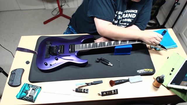 Jackson JS32 Dinky DKA: Floyd Rose String Change [Edited Live Stream] смотреть онлайн