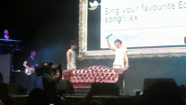 One Direction | Tampa Florida | Niall Horan singing A- team смотреть онлайн