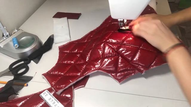 Мастер-класс. Как сделать врезной карман с молнией на зимней куртке из стежки смотреть онлайн