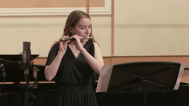 MARTINU Scherzo - Diana Lotakova, flute piccolo / МАРТИНУ Скерцо для флейты - Диана Лотакова смотреть онлайн