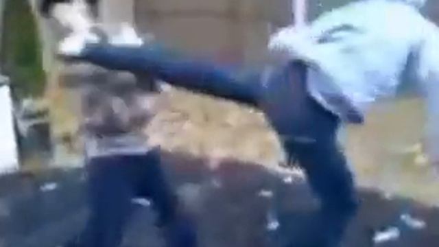 Удар в челюсть с ноги смотреть онлайн