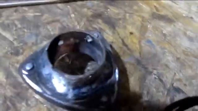 Катализатор на Калине, отвалился фланец приёмной трубы. Колхозный ремонт. смотреть онлайн