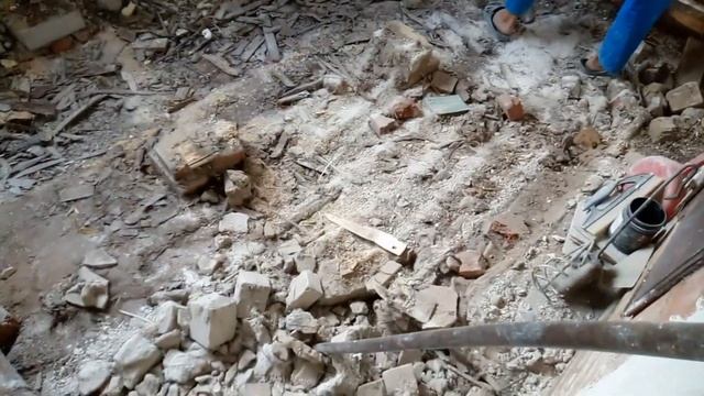 Демонтаж пола, замена старых досок смотреть онлайн