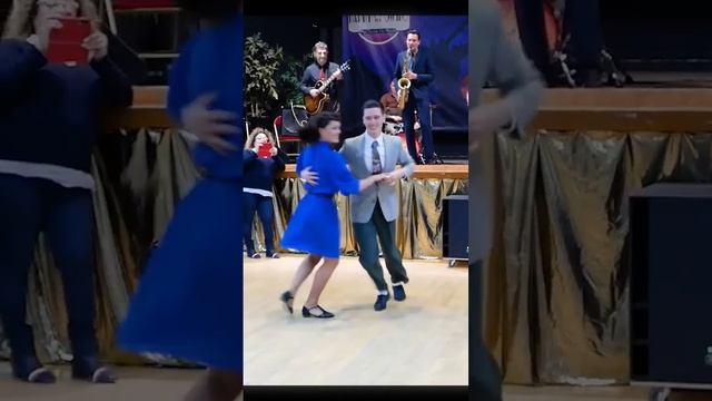 Swing dance presentation #ludostacy #social #lindyhop #viral #liveband #boogiewoogie#swing #youtube смотреть онлайн