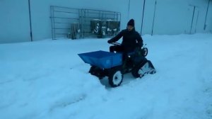 Мотоблок на гусеницах с отвалом