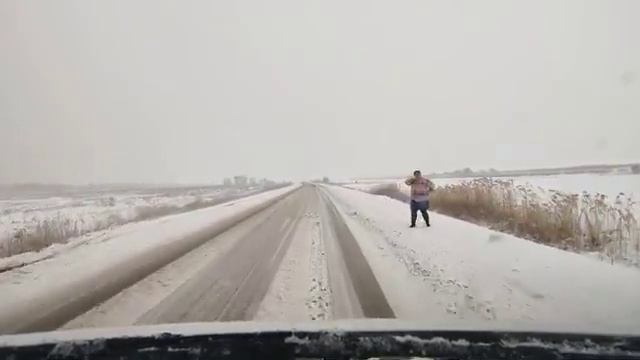 Снег на дороги не успеет убирать смотреть онлайн