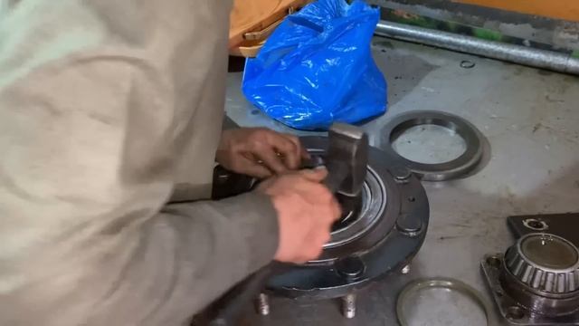 Doosan Excavator 140WV Hub Cross Axle Repairing Local Workshop смотреть онлайн