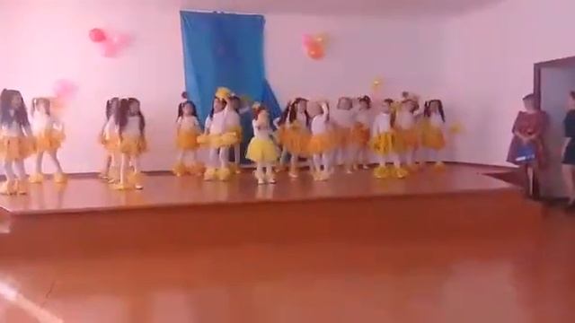 Танец "Чунга Чунга". Младшая группа "Дружные ребята " смотреть онлайн