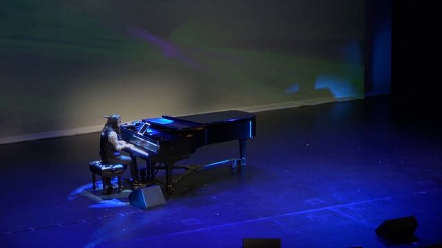 MARCELITO POMOY (Miami Concert) GILLIAM ROBLES Performs HOTEL CALIFORNIA By Eagles