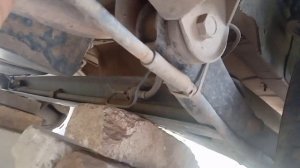 причина скрипа сзади на ладе гранте.