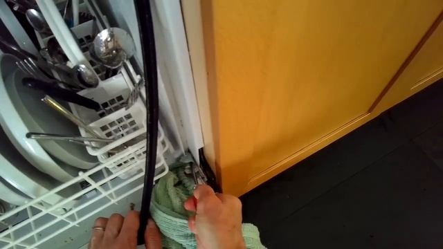 ✨ DISHWASHER LEAKING AT BOTTOM CORNER ( 3 MINUTE FIX ) ✨ смотреть онлайн