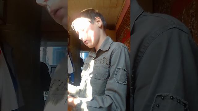 что находится внутри телефона?😼я дам вам ответ в этом видео смотреть онлайн