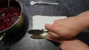 Слойки с вишней за 15 минут! Из готового слоёного теста с замороженной вишней б/к.