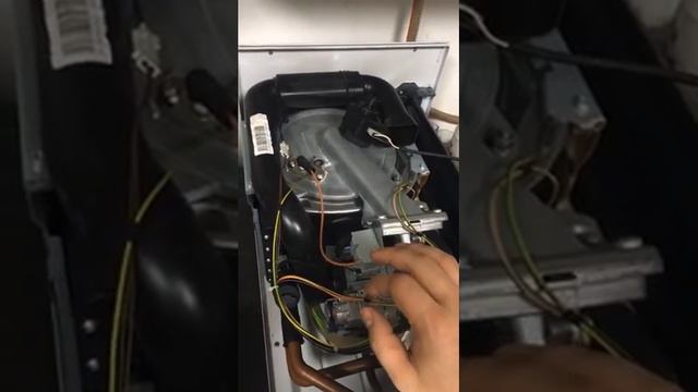 Kombi Tamir Kursu - Yoğuşmalı Kombilerde Ateşleme ve İyonizasyon Elektrotlarının Önemi смотреть онлайн