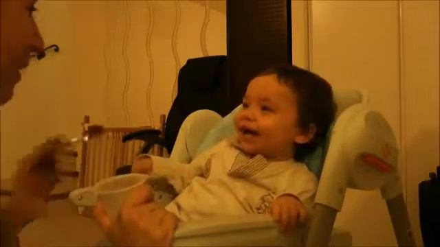 ЧИХАЕТ МАМА смотреть онлайн