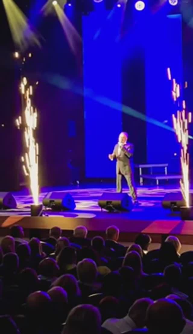 Одинокая волчица не любого может полюбить 💔 Ни купить, ни приручить #александрдобронравов #shorts смотреть онлайн