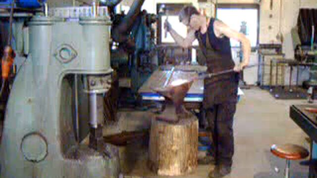 Jens Erlandsson smider ett stort löv del 3. смотреть онлайн