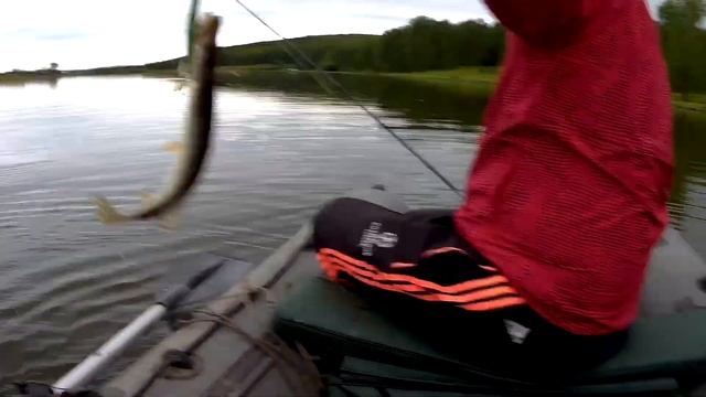 Ловля щуки после ливня! Главное не сдаваться! смотреть онлайн