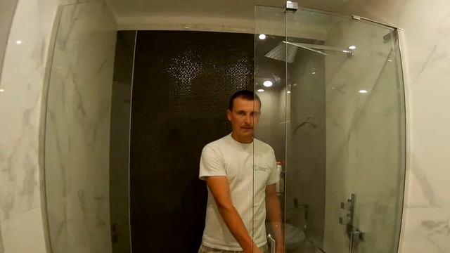 Установка душевой перегородки с новой раздвижной системой смотреть онлайн