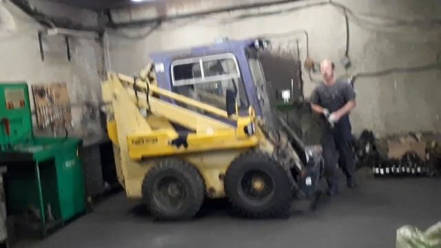 Погрузчик МКСМ 800 ремонт распределителя. смотреть онлайн