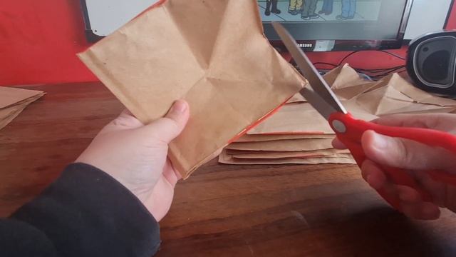 Recycling paper bags to use as sketch notebook #sketch #recycling #artistvblog смотреть онлайн