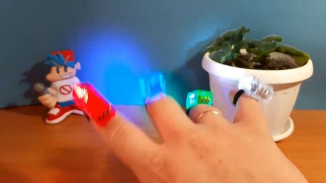 ПОВЕЛИТЕЛЬ СВЕТА !!! С ЭТОЙ ИГРУШКОЙ МОЖНО СТАТЬ КОРОЛЕМ ВЕСЕРИНОК !!! ФОНАРИКИ НА ПАЛЬЦЫ смотреть онлайн