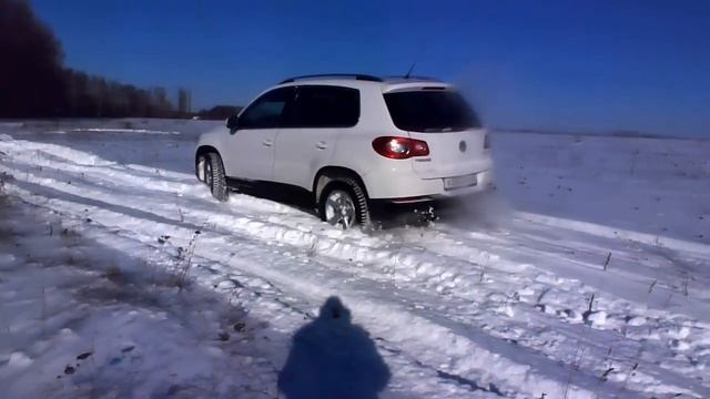 Volkswagen Tiguan snow Тигуан в снегу))) смотреть онлайн