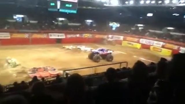 Monster Jam Thrasher Freestyle Dunkin Donuts Center 2/26/12 смотреть онлайн